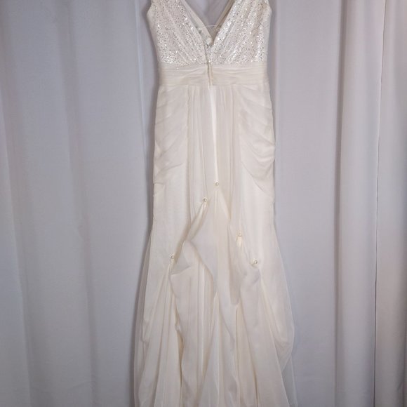 Davids Bridal Galina Signature Ivory chiffon sheath wedding gown size 6 - Picture 7 of 13